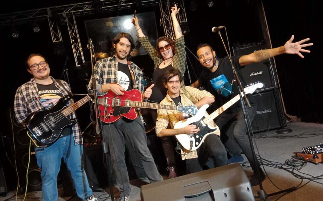 Así nomás: detalles del debut de McLovin’ y Los Radicales Libres