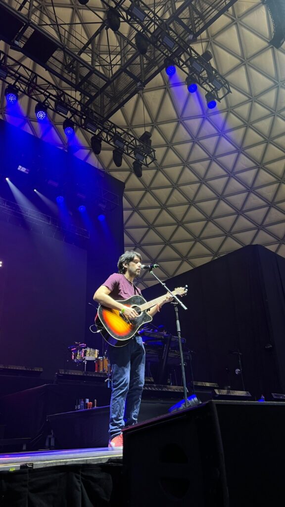 McLovin abriendo el show de Voz Veis en Movistar Arena. Santiago de Chile 20 de Febrero.